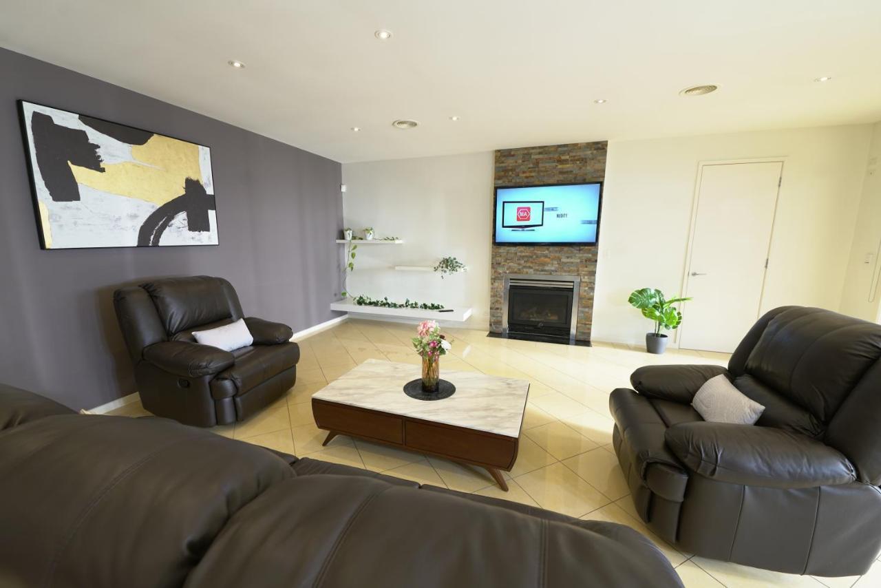 Luxury 7Brm Entire House Lakeview Blackswans Wifi Bbq Resort Point Cook Buitenkant foto