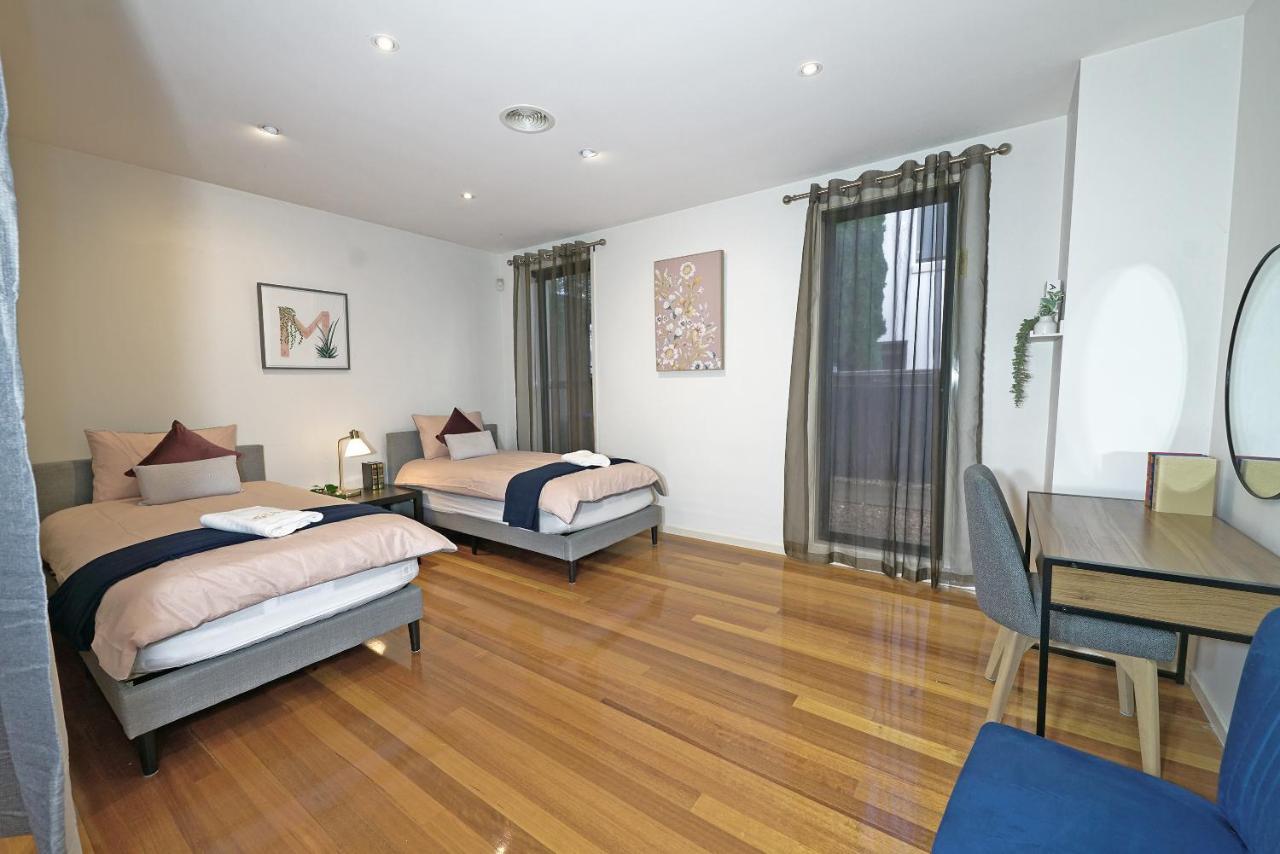 Luxury 7Brm Entire House Lakeview Blackswans Wifi Bbq Resort Point Cook Buitenkant foto
