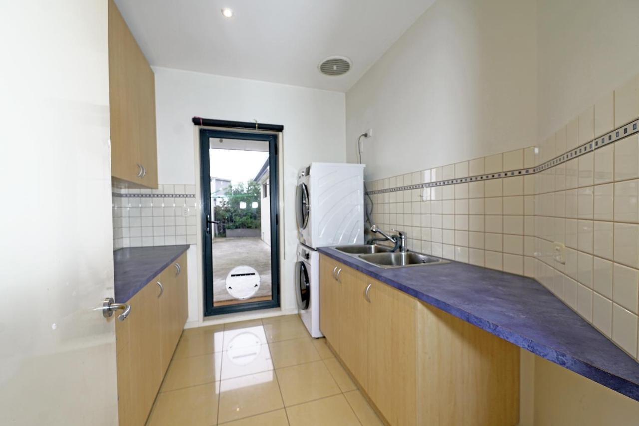 Luxury 7Brm Entire House Lakeview Blackswans Wifi Bbq Resort Point Cook Buitenkant foto