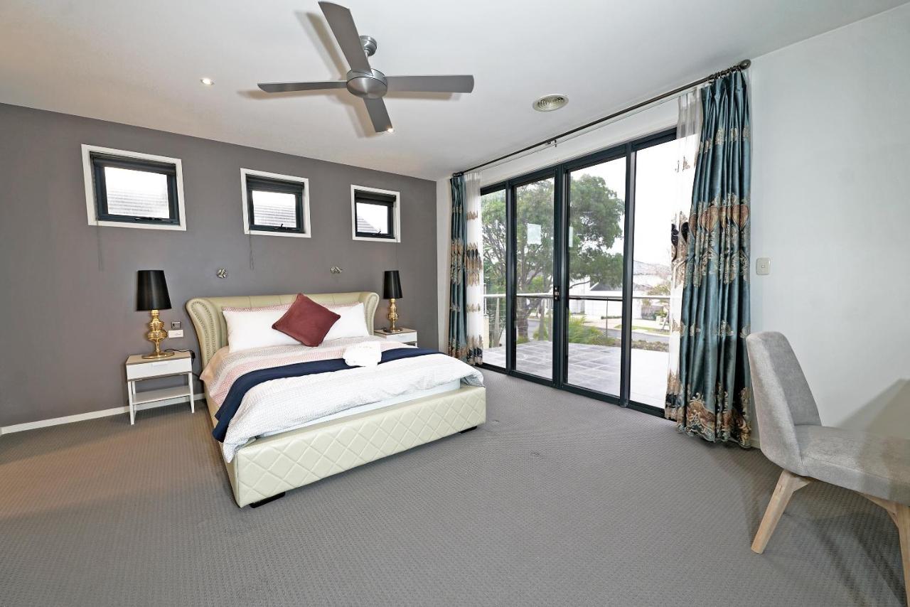 Luxury 7Brm Entire House Lakeview Blackswans Wifi Bbq Resort Point Cook Buitenkant foto